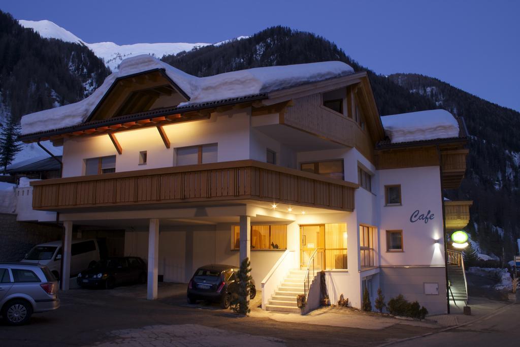 Cafe Schneider Bed and Breakfast Lappago Exteriör bild
